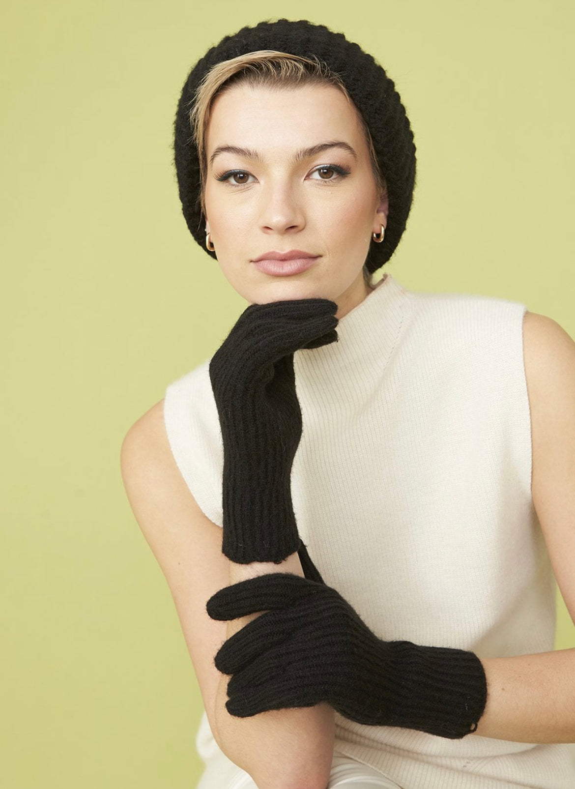 Cashmere Blend Knitted Gloves | Black