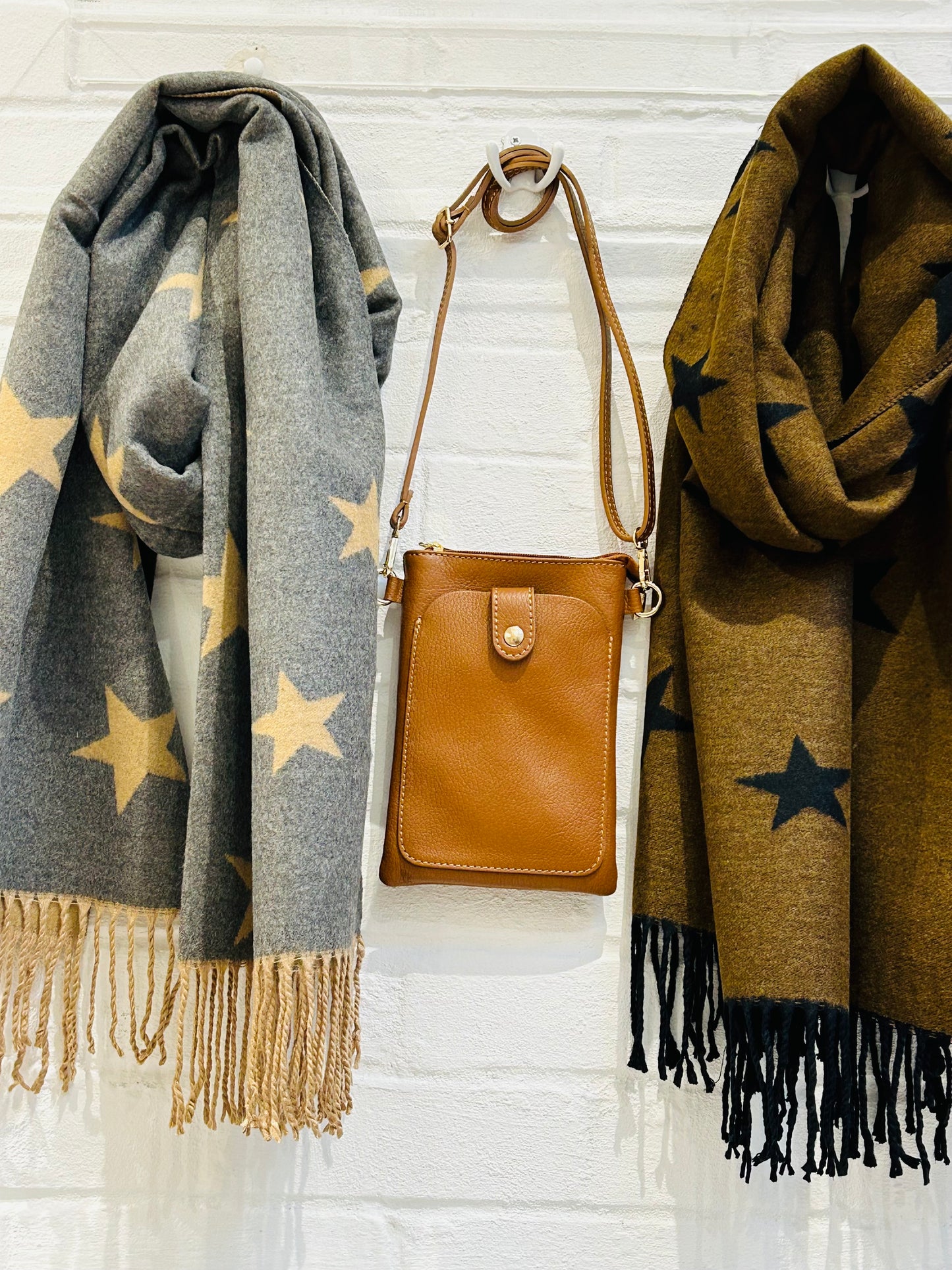 Star Cashmere Blend Reversible Scarf | Black & Camel