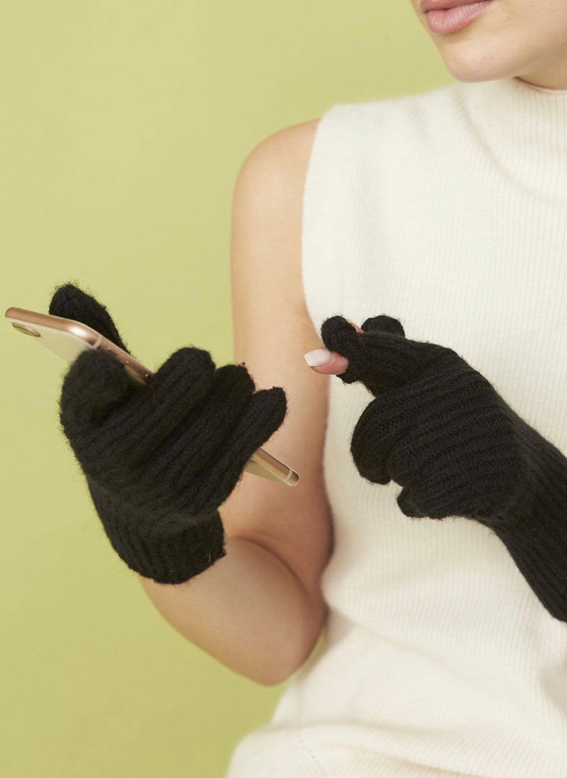 Cashmere Blend Knitted Gloves | Black