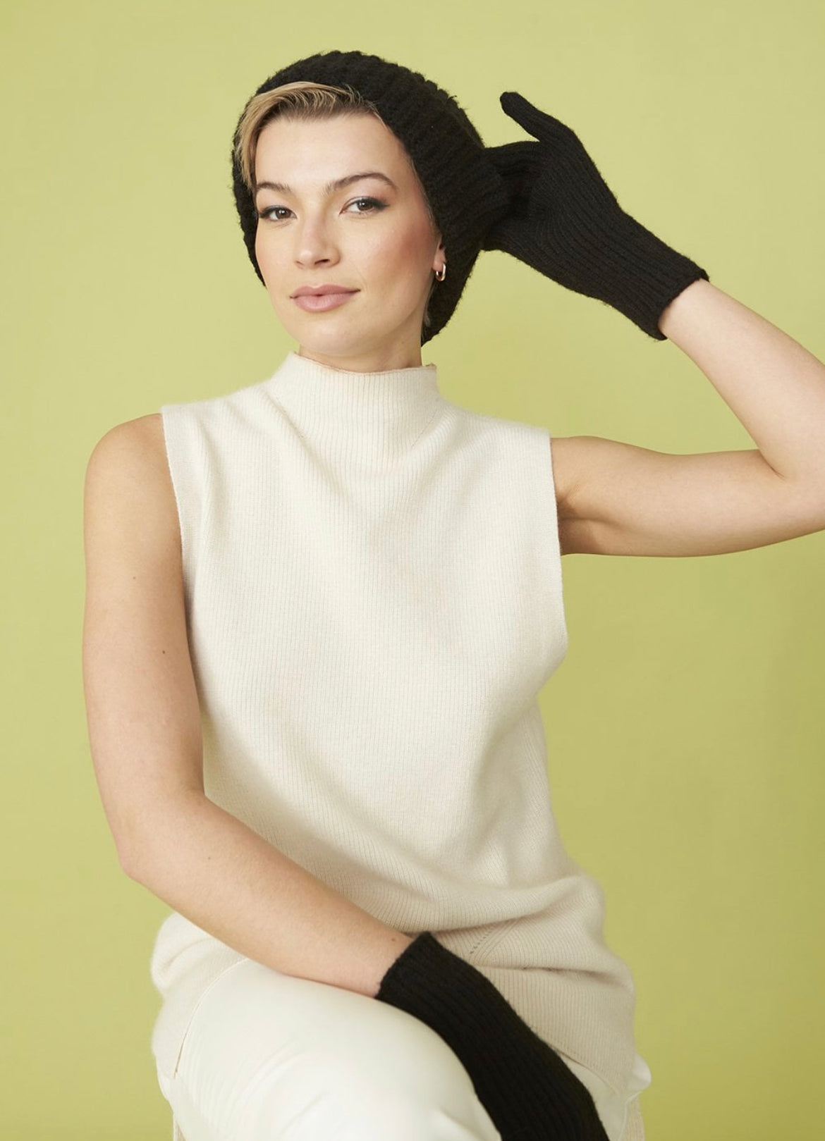 Cashmere Blend Knitted Gloves | Black