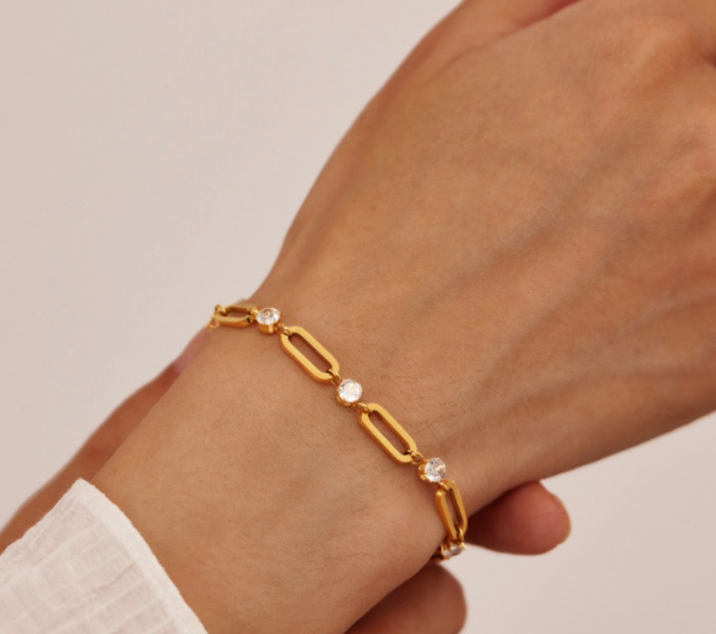 Wilma Sparkling Oval Link Chain Bracelet