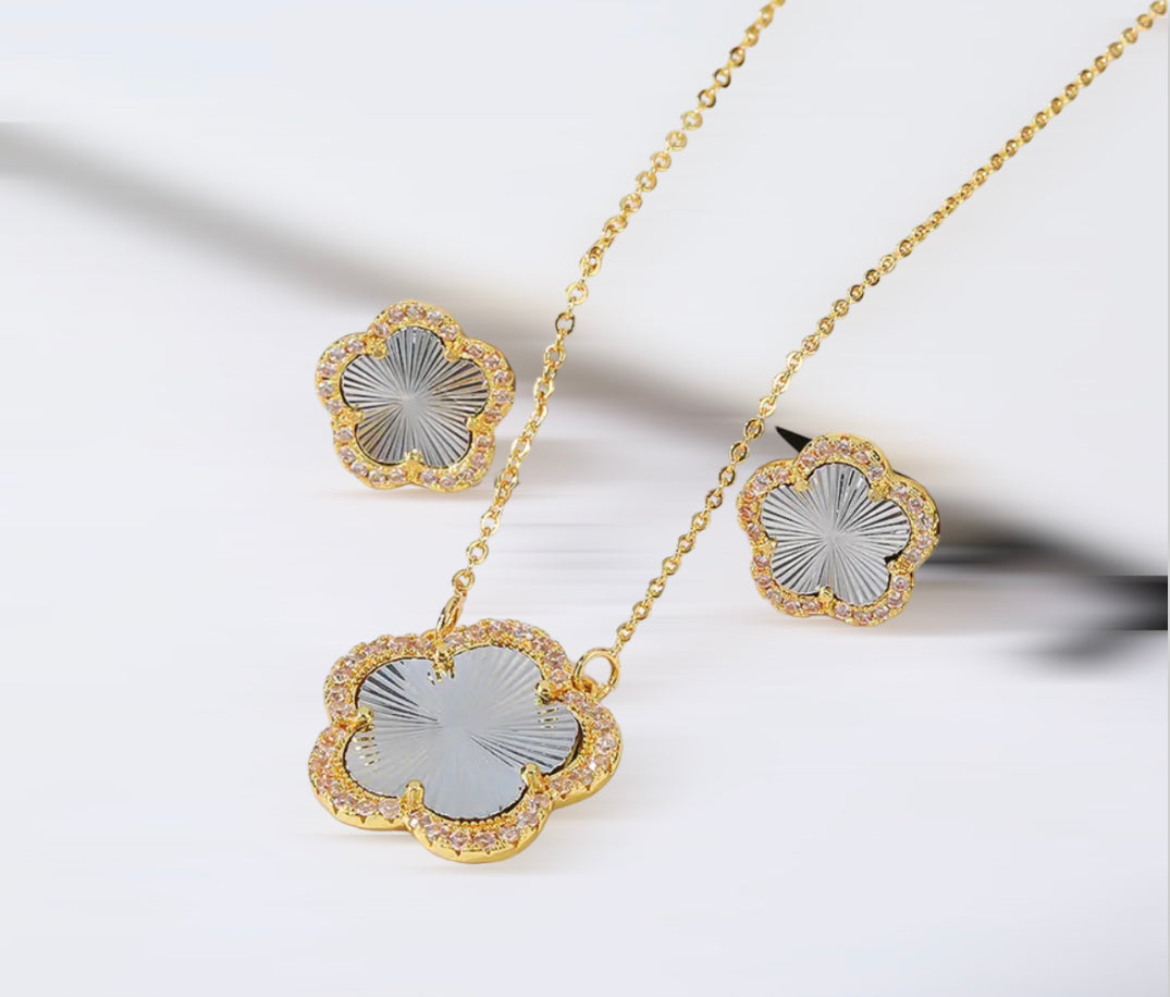 Clover Earrings | Gold & Silver