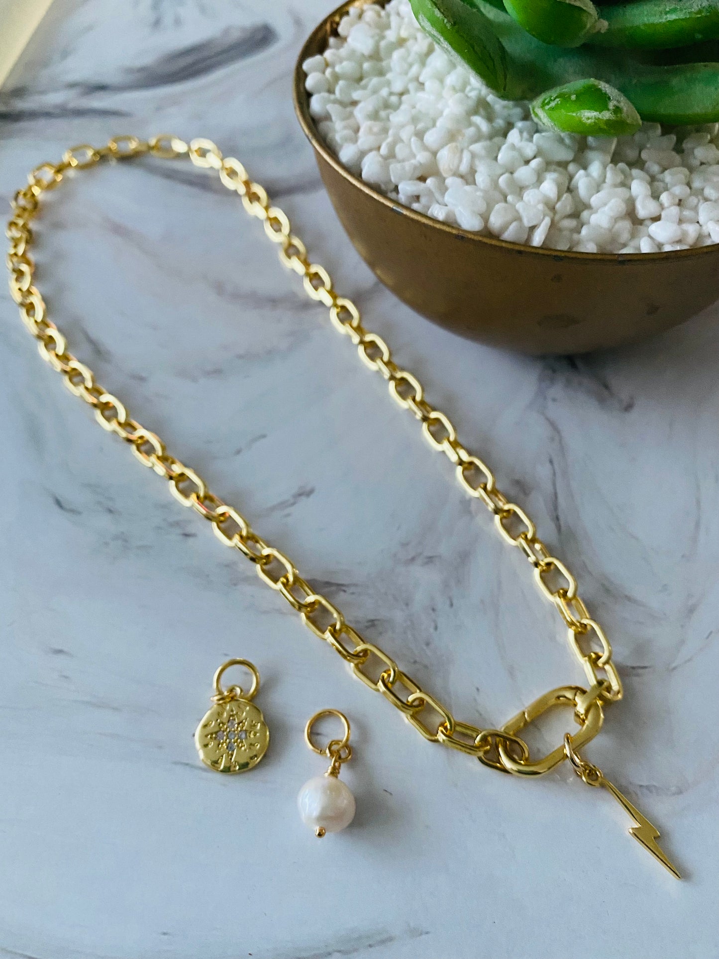 Charley Pearl Charm | Gold