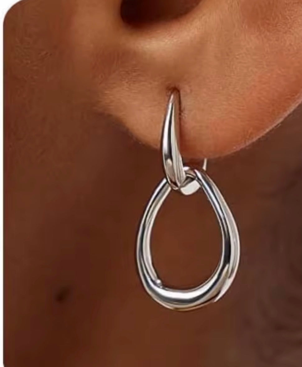 Victoria Drop Earrings | Gold & Silver