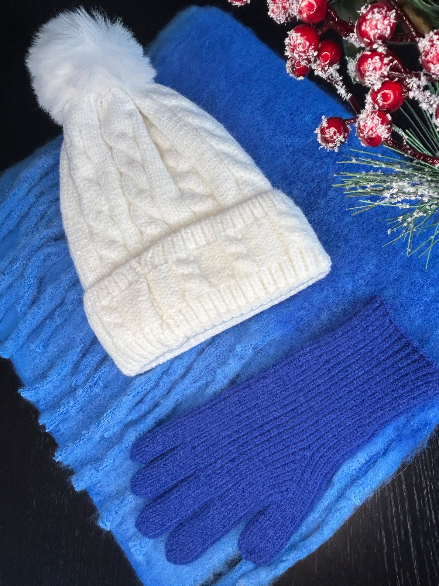 Cashmere Blend Knitted Gloves | Blue