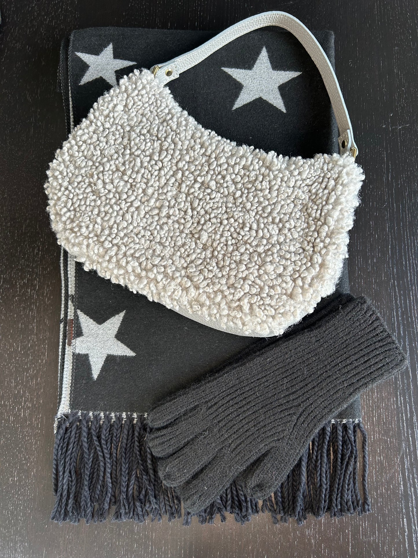 Cashmere Blend Knitted Gloves | Black