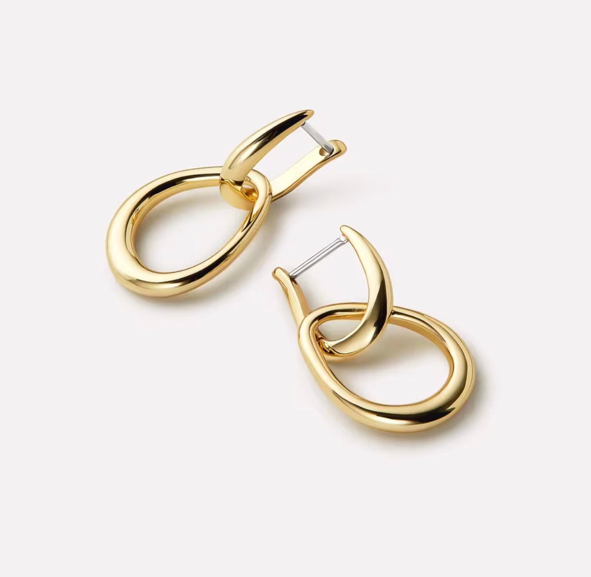 Victoria Drop Earrings | Gold