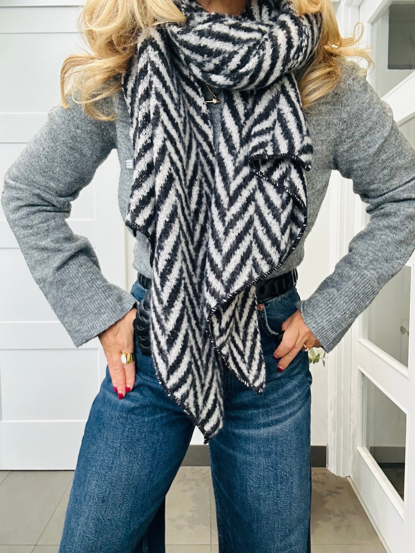 Chevron Print Asymmetric Blanket Scarf | Black