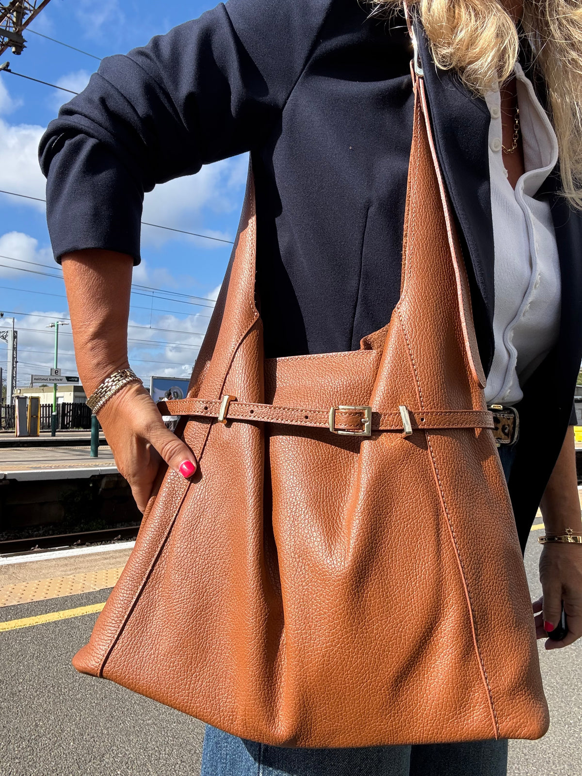 The Verona Italian Leather Shoulder Tote | Tan