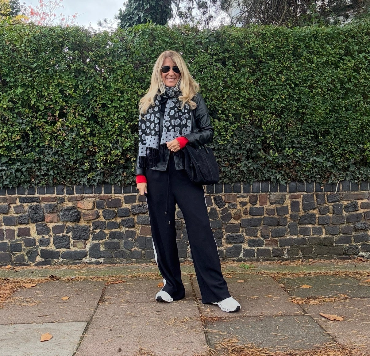 Leopard & Star Cashmere Blend Reversible Scarf | Black & Grey