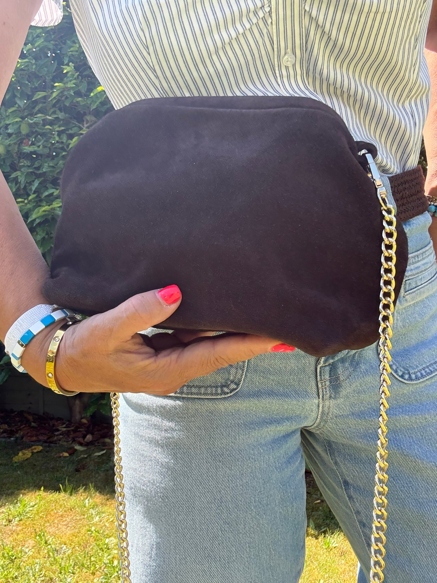 The Suede Shell Chain Bag | Chocolate