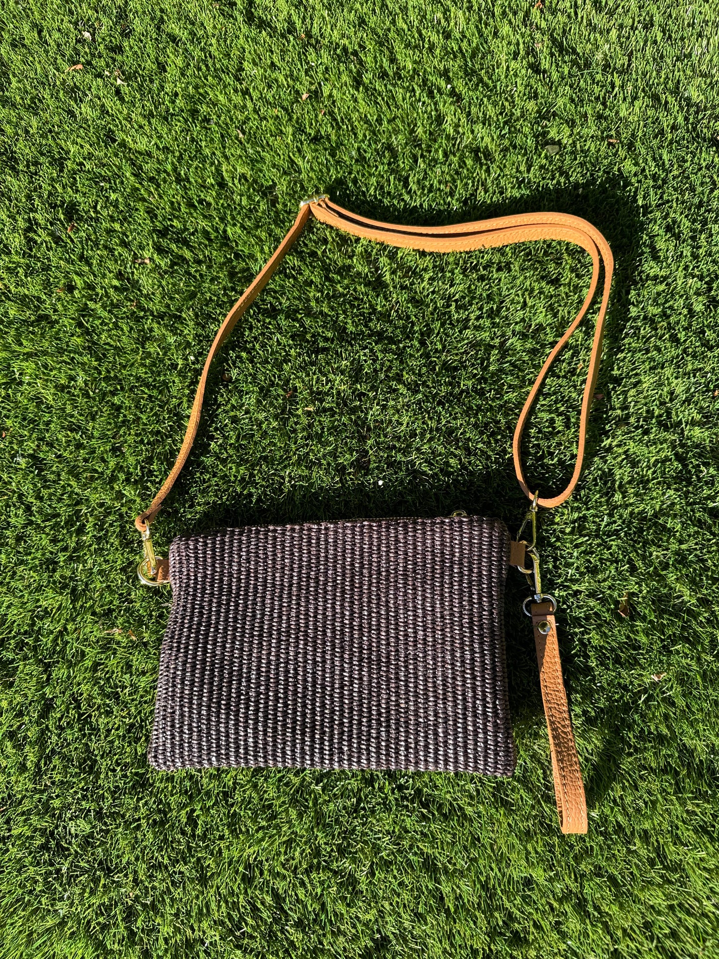 Crossbody / Wristlet Handwoven Raffia & Leather Bag | Chocolate