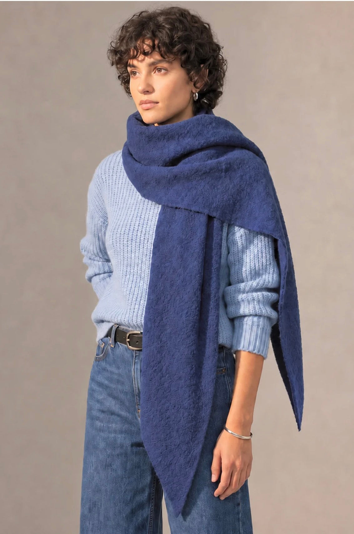 Asymmetric Textured Heavyweight Scarf | Navy