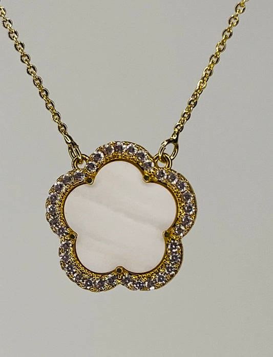 Clover Necklace | White Mother of Pearl
