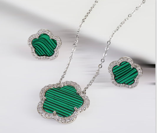 Clover Necklace | Green & Silver