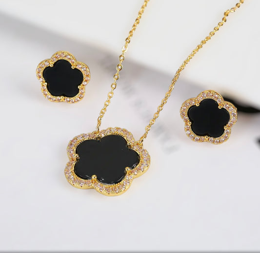Clover Necklace | Black & Gold