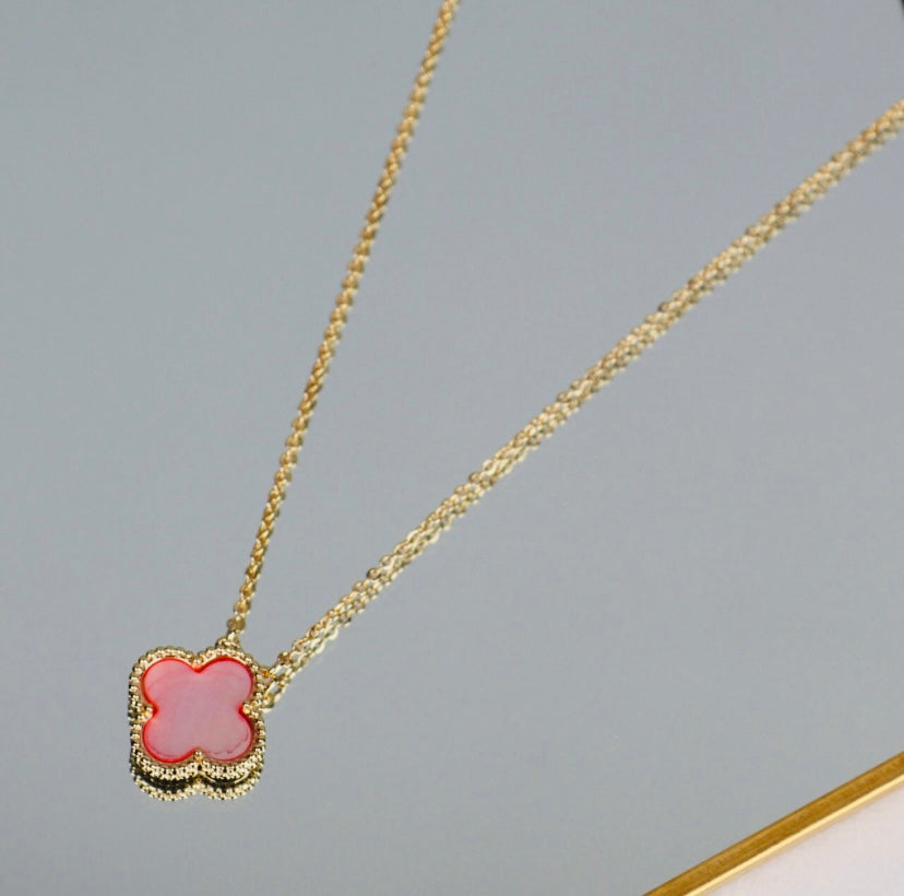 Clover Necklace | Mother of Pearl Pink