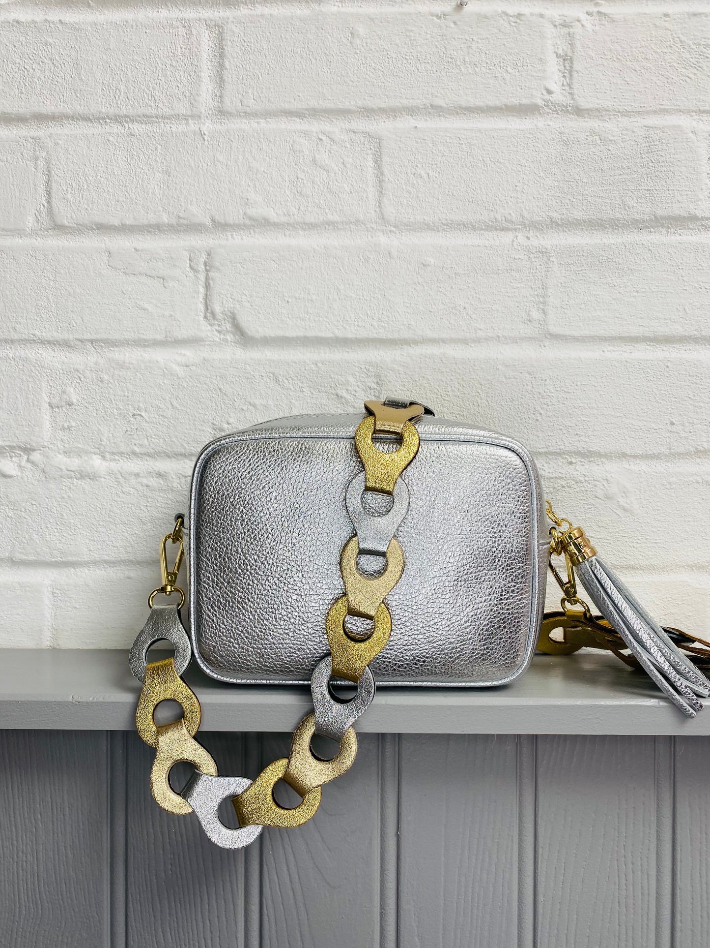 Lottie Leather Camera Bag | Metallic Silver
