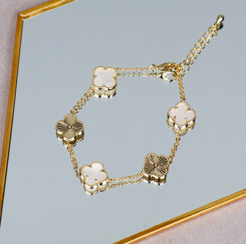 Clover Bracelet | Mother of Pearl White